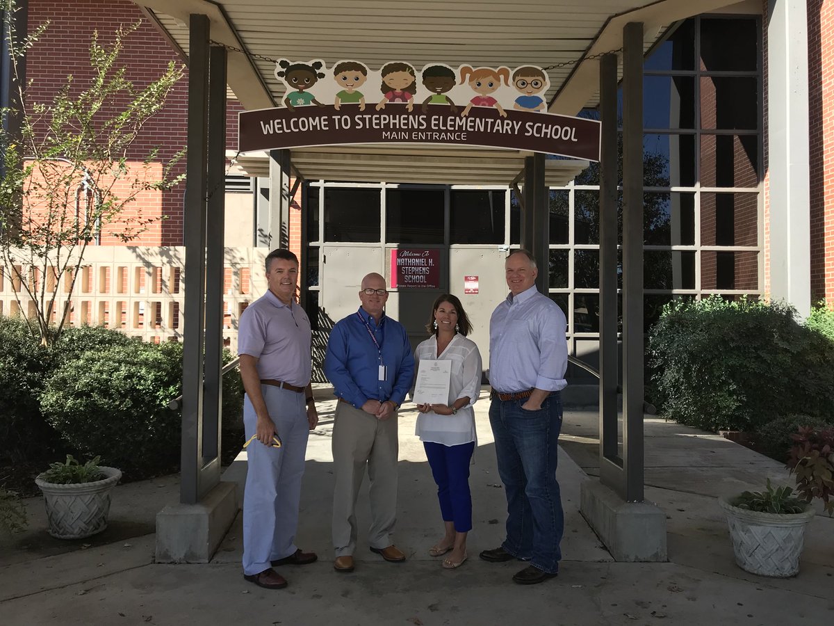 SenTomWhatley's tweet photo. #AUsome time @stephens_school w @April_Neese @Coachjonowens &amp; @MarkMTuggle delivering $! #alpolitics #education cc: @alexcityoutlook https://t.co/WSPlO2Ufvr