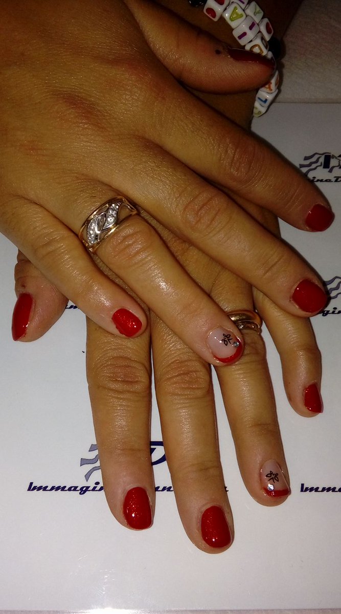 ParrucchieriAda's tweet photo. °°Id Parrucchieri e manicure Rosso brillante con French e swarovski sull anulare°°° Brava Katia👍#idparrucchieri #immaginedonnaparrucchieri https://t.co/8B1hGgy7ja