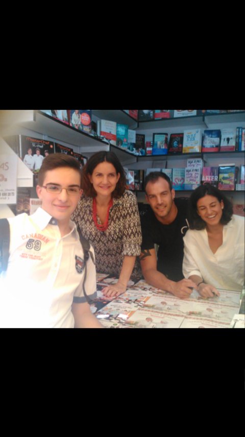 IvanGarciaCale1's tweet photo. @PalomaMChef5 #100MasterChef y los que quedan por venir en cocinas sois mi segunda familia y siempre lo seréis! #MCCelebrity https://t.co/UZuu15QM72
