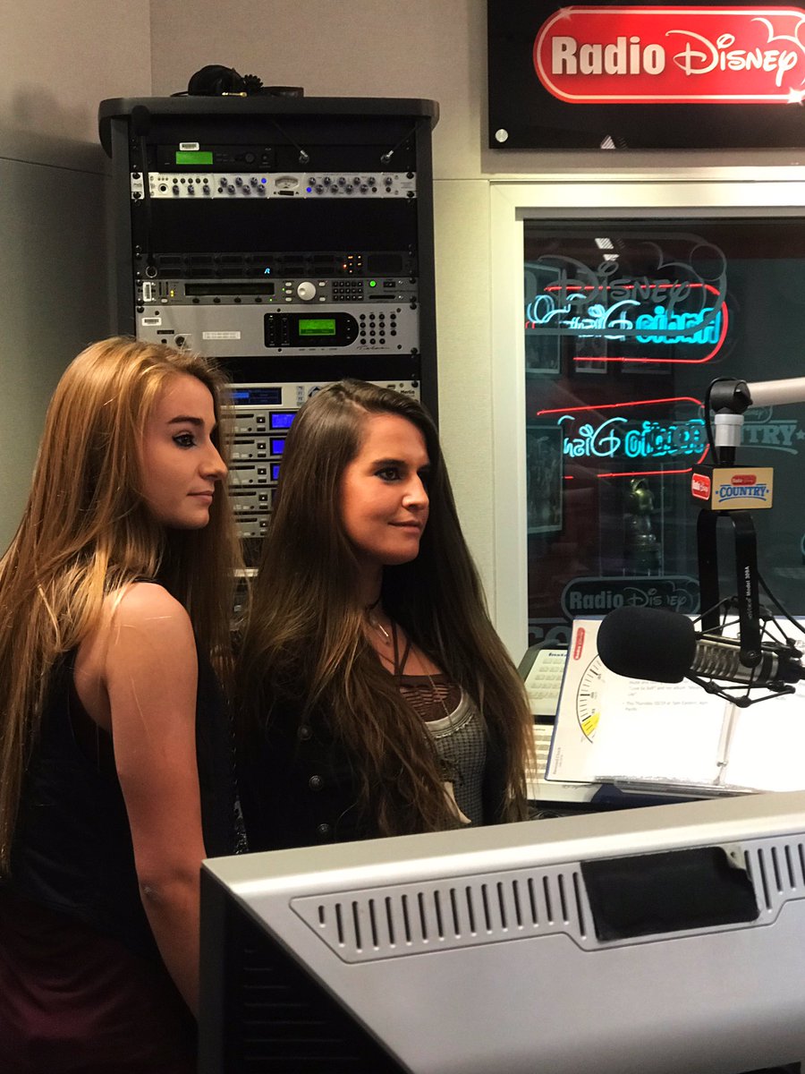 WeAreNeoni's tweet photo. We had an EPIC time yesterday at @RDCountry @radiodisney !! Had so much fun hanging out with @BetsyRDCountry!! Thank you all so much!!!! 🐉 https://t.co/vqM51Y9AvB
