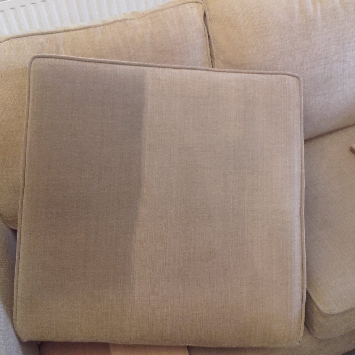 Competent_Clean's tweet photo. #upholsterycleaning today
#VotedNumber1Cleaners #5stars #upholsterycleaner #sofacleaner https://t.co/zhOTbfaD6q