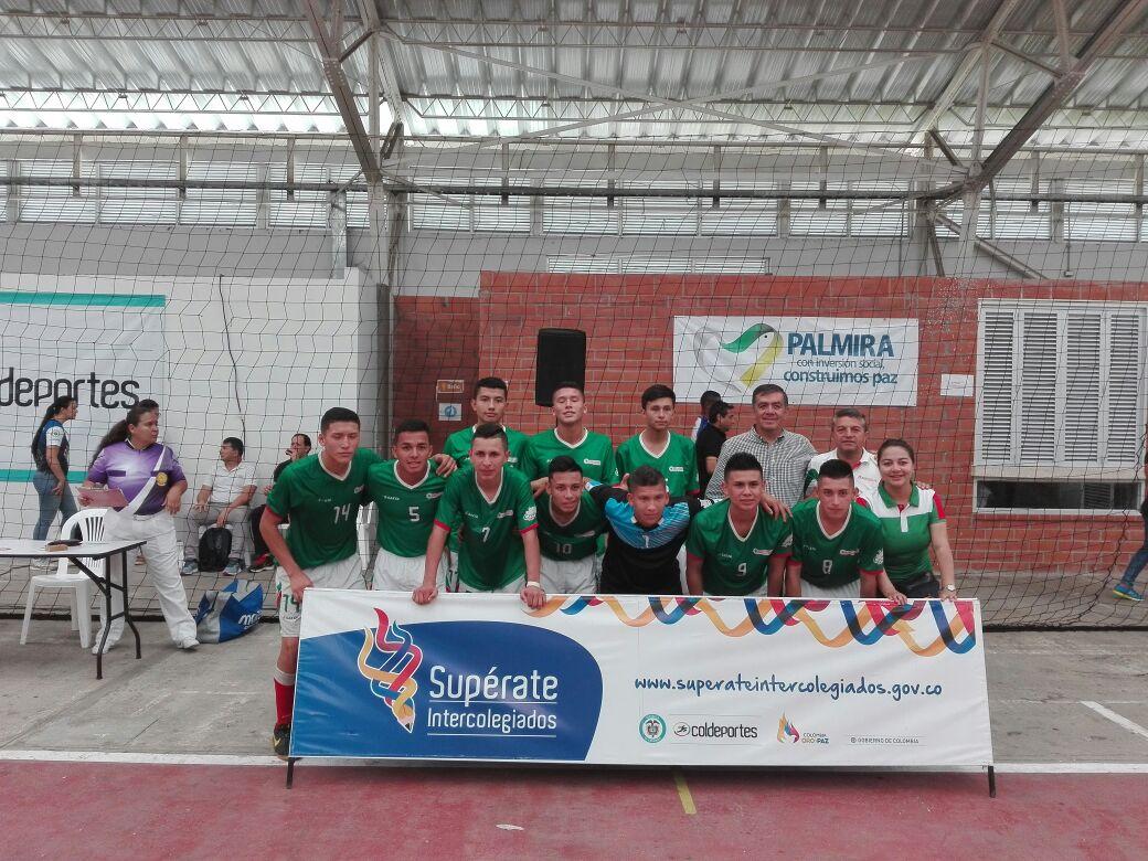 IndeportesBoy's tweet photo. #FútbolDeSalón | ¡BRONCE para Boyacá! El Colegio Guillermo León Valencia, Duitama, se llevó el tercero, Nal. @Superate_Col, ¡Felicitaciones! https://t.co/Kd8MlFL6bF