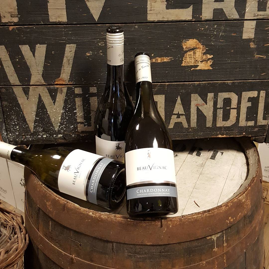 VanErpDranken's tweet photo. Weer op voorraad.
Domaine de la Pinede Blanc.
Vins Beauvignac - Costiรจres de Pomerols Chardonnay.
#wines #blanc #Chardonnay #Inhetglas https://t.co/fJe8euT3QQ