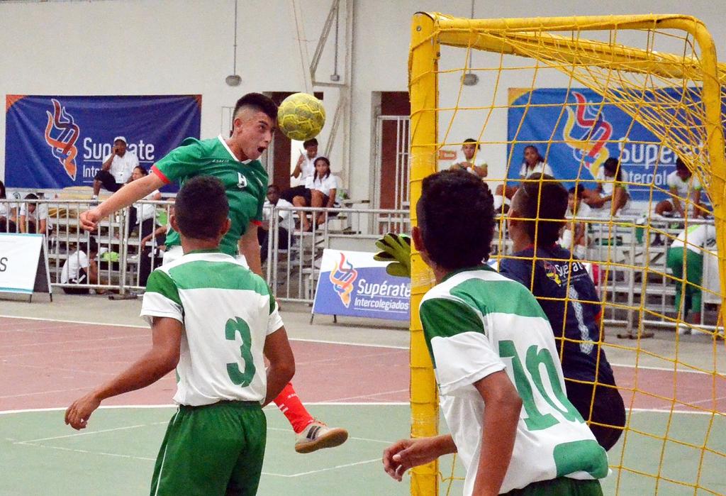 IndeportesBoy's tweet photo. #FútbolDeSalón | ¡BRONCE para Boyacá! El Colegio Guillermo León Valencia, Duitama, se llevó el tercero, Nal. @Superate_Col, ¡Felicitaciones! https://t.co/Kd8MlFL6bF