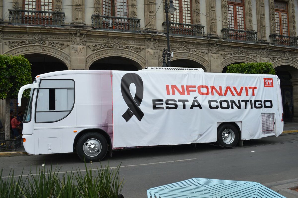 davidpenchyna's tweet photo. Para continuar atendiendo a nuestros derechohabientes de manera pronta y eficaz, hoy, nos acompaña en el Zócalo, el #Infonabus. https://t.co/X0vYzidGv4