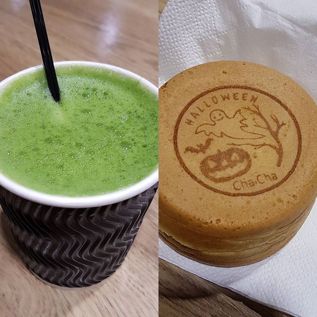 fionaleung's tweet photo. Hot Matcha &amp; Oobanyaki #food #foodspotting #sweetshousechacha #hotmatcha #matcha #oobanyaki https://t.co/fl9tAwvAP5 https://t.co/fQot5uTXuh