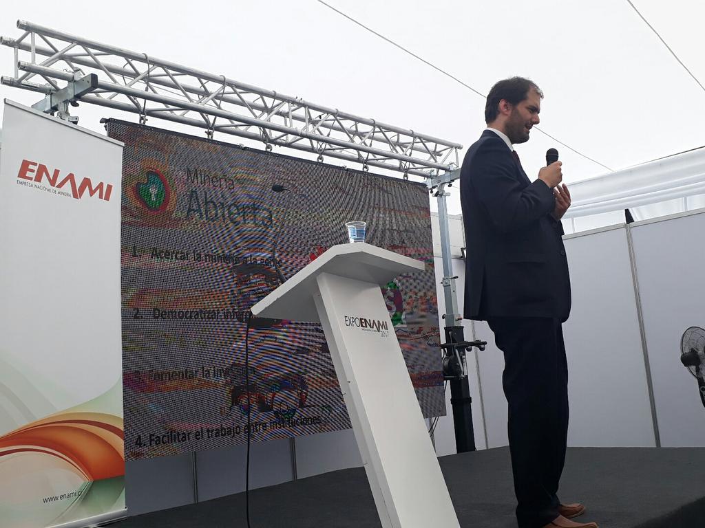 ENAMIChile's tweet photo. @ErichSchnake "la plataforma Minería Abierta permite democratizar la información" @MinMineria_cl https://t.co/QWKy0DDEMI