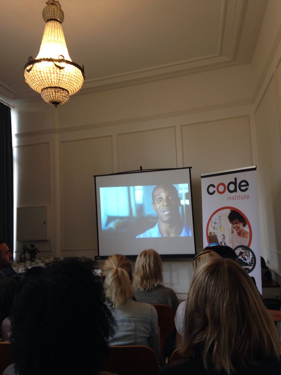 Volle bak bij kennismaking Code Institute in Amsterdam. Er moeten stoelen bij. <a href="/EnSerioPR/">En Serio | B Corp</a> #EnSerioOpPad