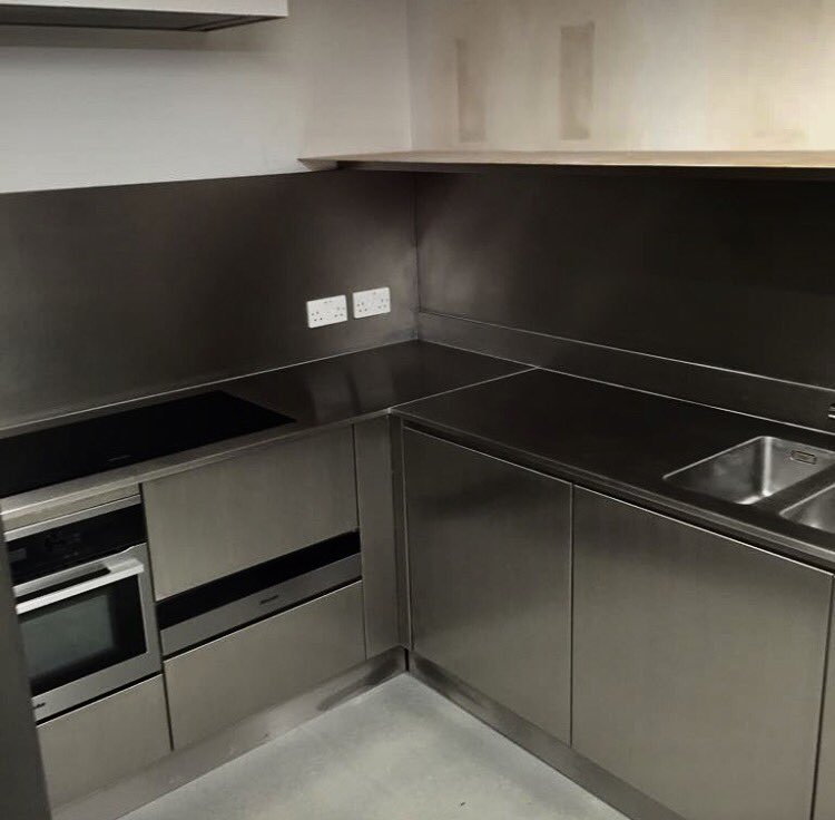masterworx's tweet photo. Bespoke Kitchen laminated in Steel #kitchens #shiny #fresh #steel #bespoke #carpentry #joinery https://t.co/K3WbdAIRsc