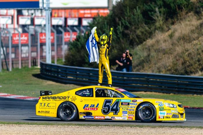 MRNRadio's tweet photo. 4ET NASCAR Coast to Coast #NWMT champ @doug_coby &amp; @EuroNASCAR champ @Alon_Day join @BuddyLong4 @KyleRRickey on MRN com/App
@NASCARHomeTrack https://t.co/C3qWigMEwU