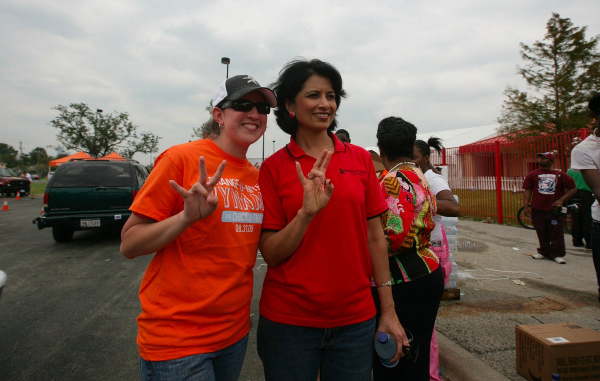 UHouston's tweet photo. This is spirit & the character of UH. plans and programs do not bring transformation, people do. #UHFallAddress https://t.co/hGf7QBbj8g