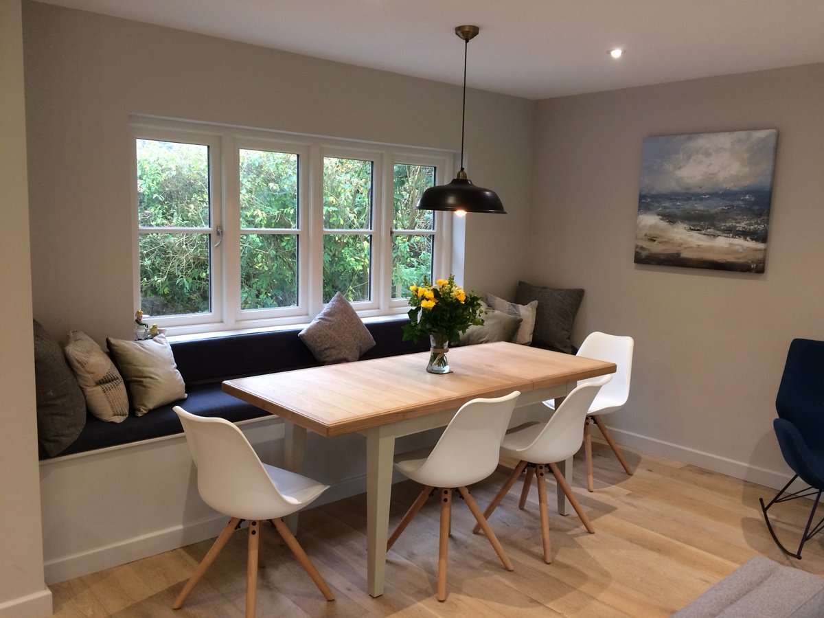 LuxuryCheshire's tweet photo. Lovely banquette seat in Alderley Edge by #Cheshire's @StylemattersUK @stylisedesign &amp; @bettyhardcastle. See more... https://t.co/6aAqF90iP4 https://t.co/71fd0T8NlD