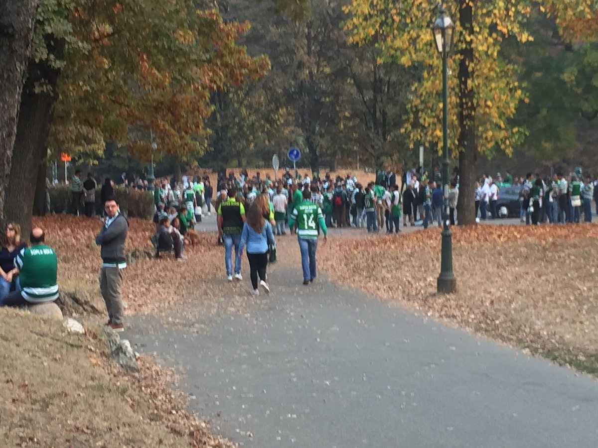 Carlosmmf1973's tweet photo. #TurimDeVerdeEBranco #DiadeSporting @sporting160 https://t.co/OZZeN1G6cn