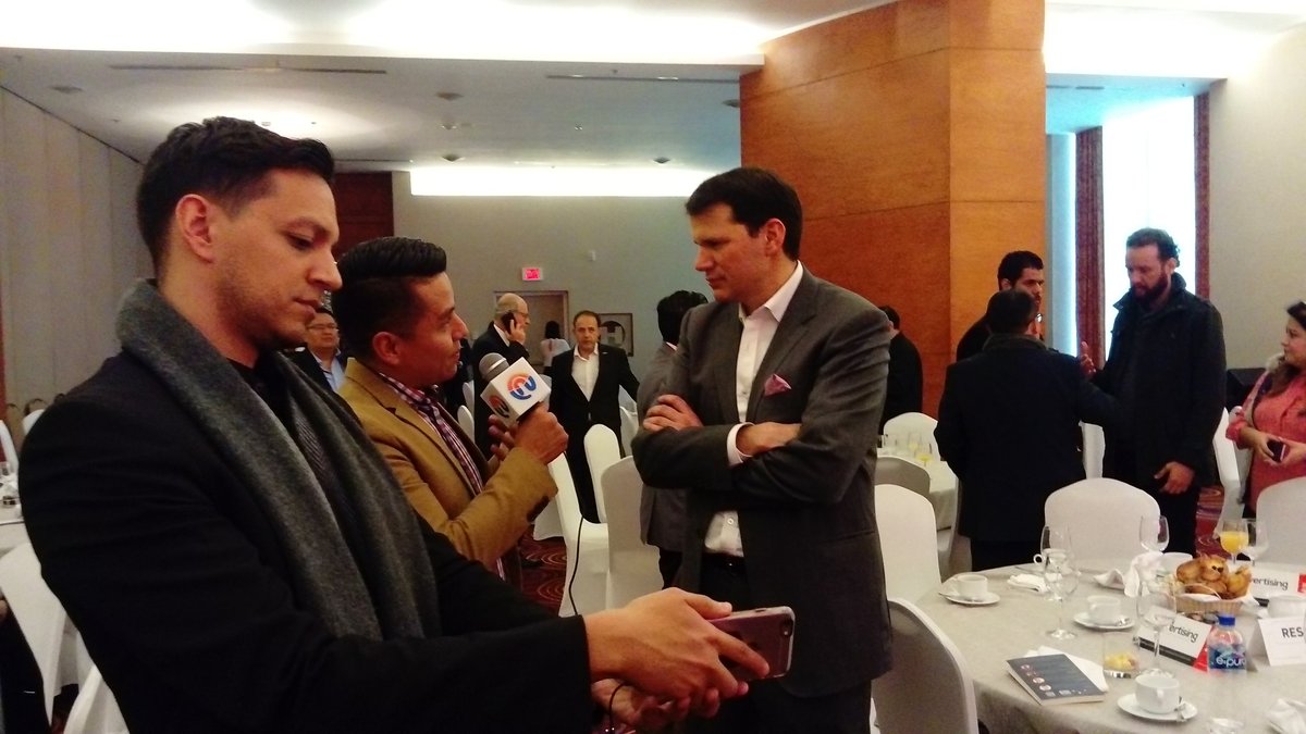 Merca20's tweet photo. Así concluye la presentación de la Radiografía del Consumidor Mexicano 2017 #RCM2017 https://t.co/6ydDBISgWz