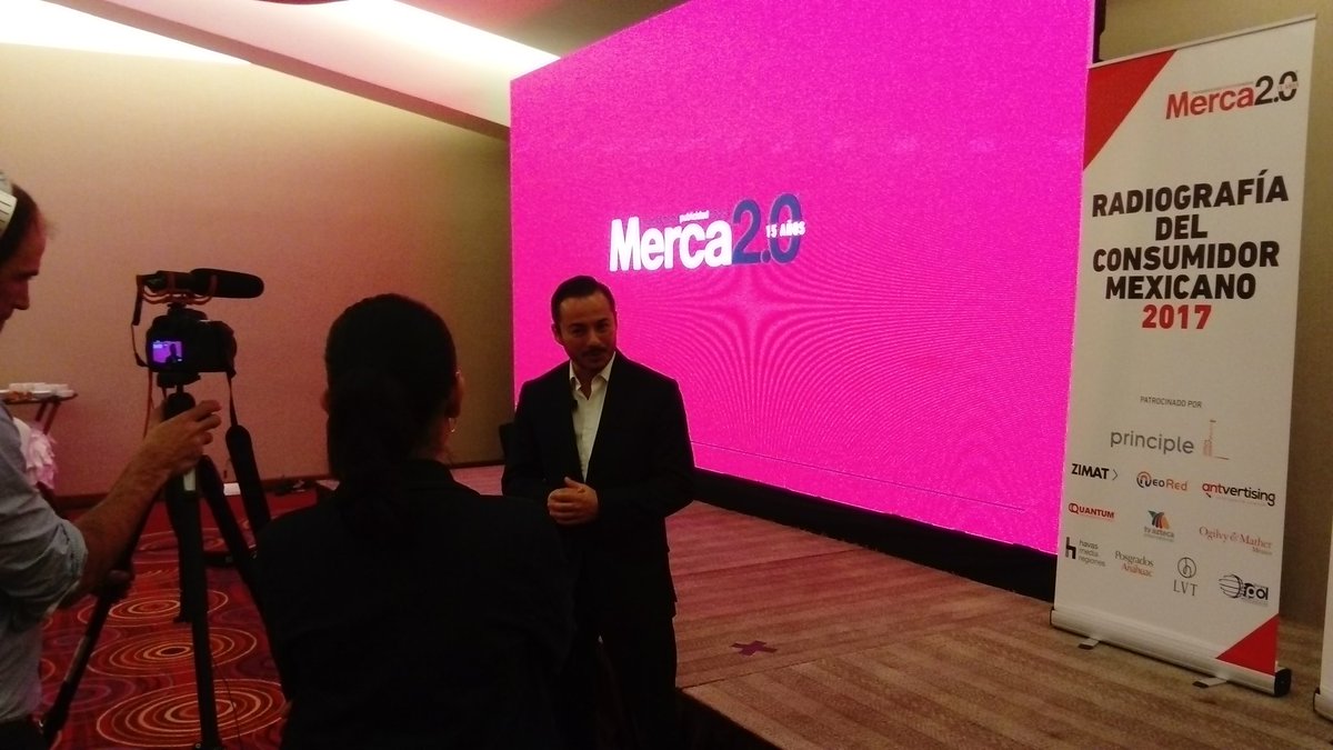 Merca20's tweet photo. Así concluye la presentación de la Radiografía del Consumidor Mexicano 2017 #RCM2017 https://t.co/6ydDBISgWz