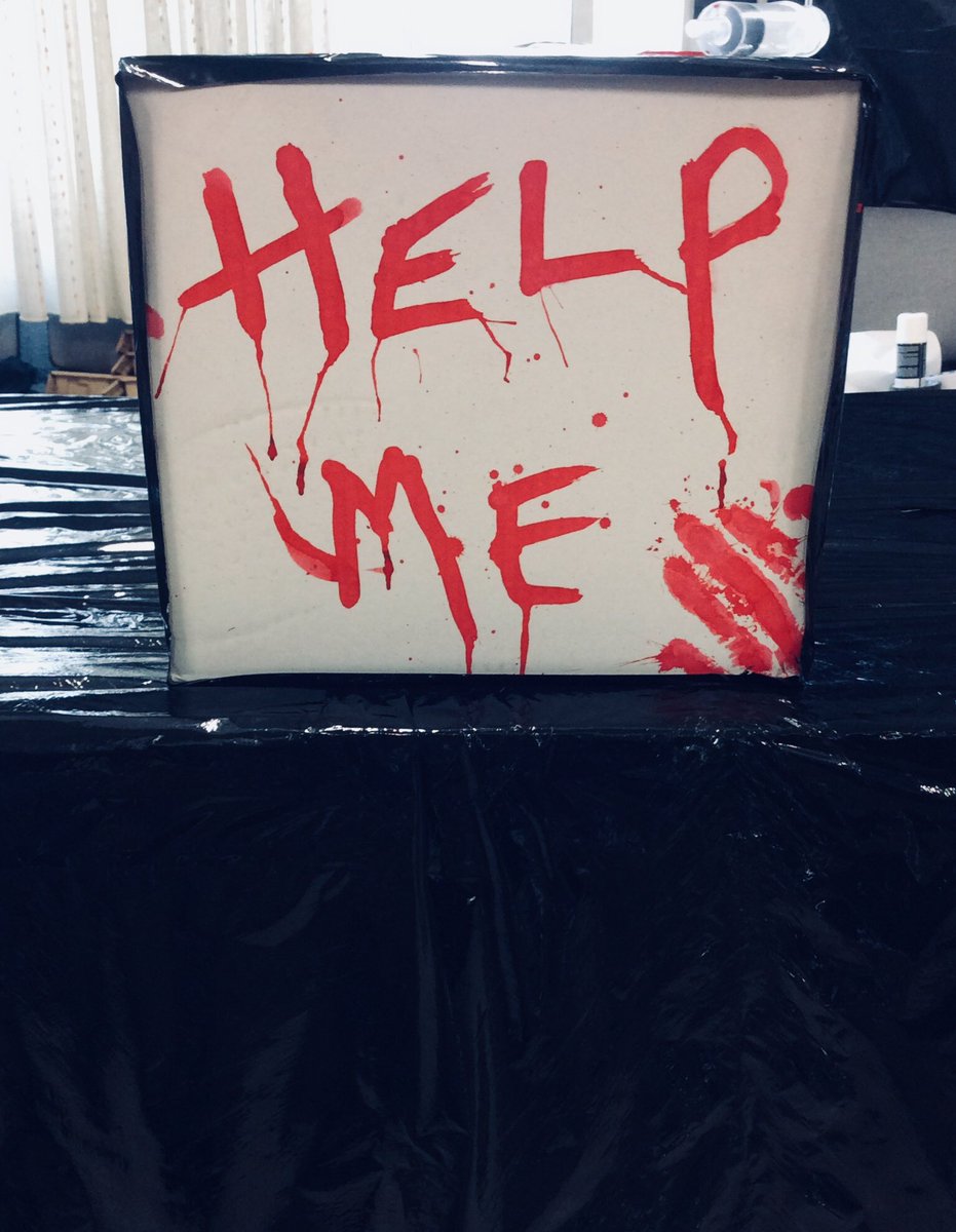 LifeislikeMIAMI's tweet photo. UPDATE: To the parents @CEIP_Pinocho do not worry...Your kids are going to have a horrifying #HauntedHouse experience!!!! #ScaryLaughter 👻🎃🥀 https://t.co/Wz74qs4gSw