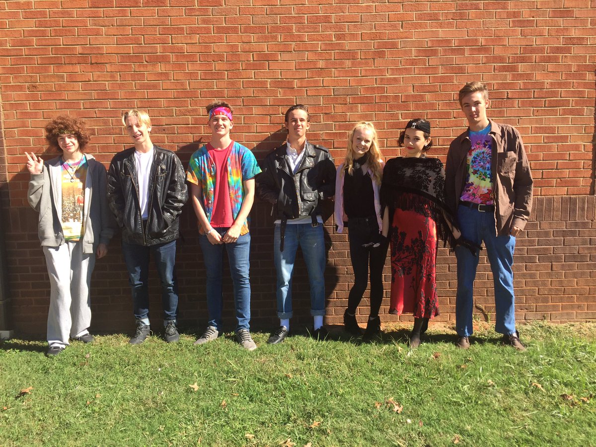 jackson_echs's tweet photo. Decades day at Echs https://t.co/4vXgFNQzyR