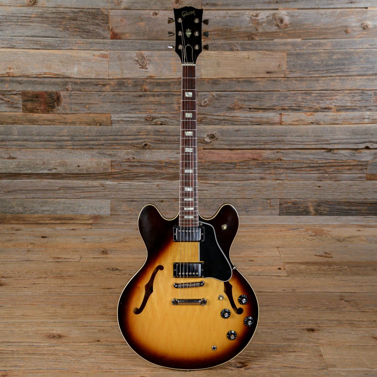ThroBakdotcom's tweet photo. 1977 Gibson ES-335TD Sunburst @ https://t.co/Tngjyn0pkm

#throbakelectronics #gibson @ChicagoMusicEx Chicago Music Exchange @ThroBakdotcom https://t.co/6Nq1IqefY7