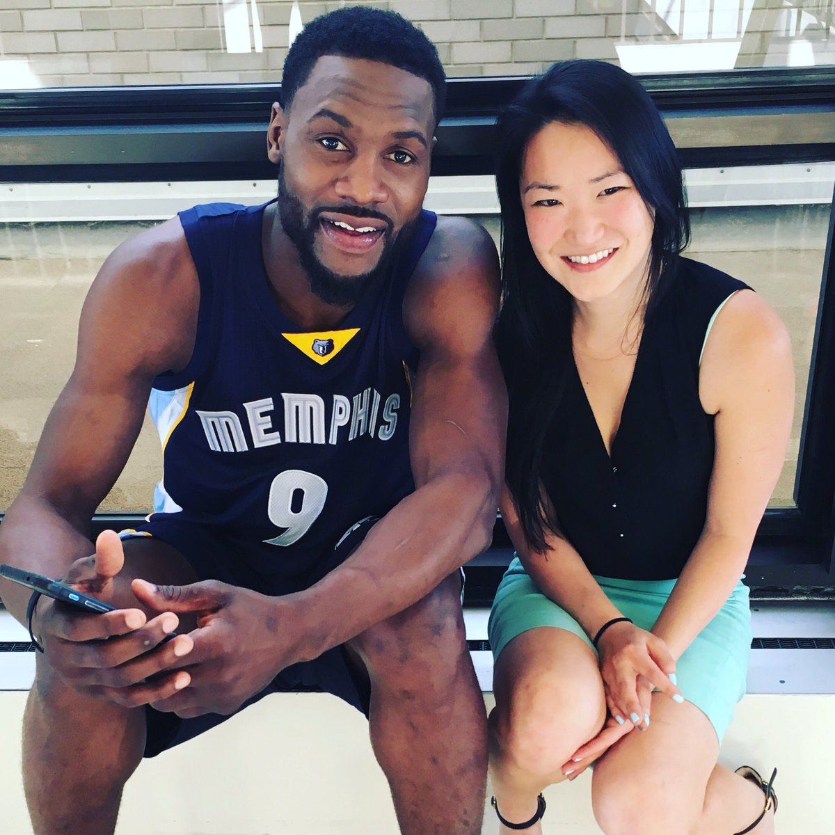 JulianneWatt's tweet photo. You’re a good man @aa000G9. Forever a @memgrizz in my ❤️ #gng #firstteammem https://t.co/bCpVPvugGz https://t.co/FKeokrED6m