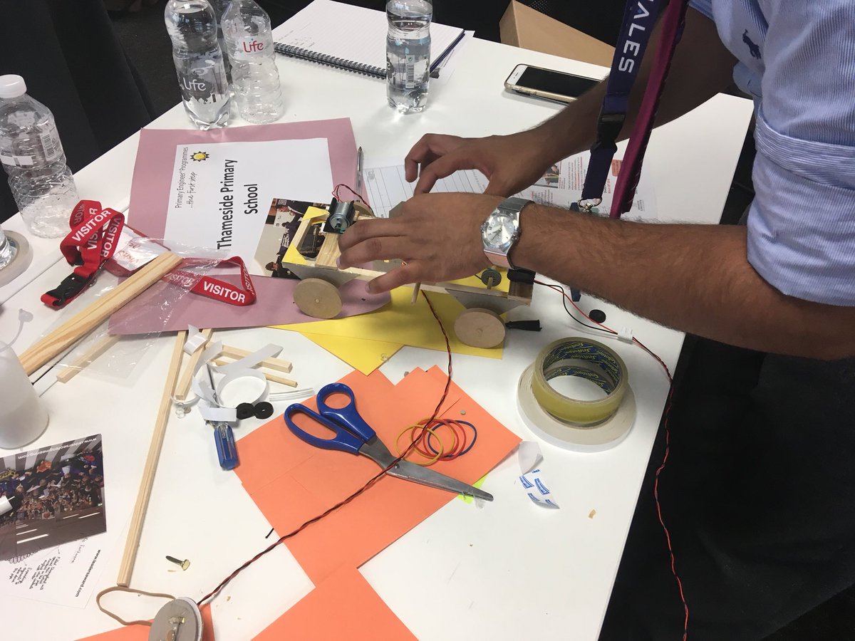 ThamesideSch's tweet photo. Mis Hagon and Miss Stevenson had a great day learning about engineering #alwayslearning #icttps #sciencetps @primaryengineer @thalesgroup https://t.co/fGUsPYok7a