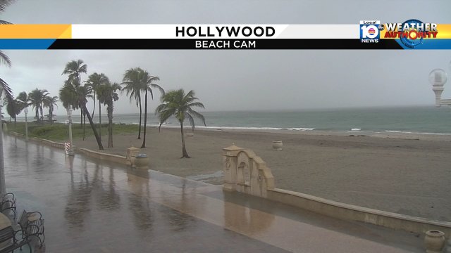 Gloomy this #Humpday, a few showers along the coast right now. More rain expected thru the evening. #SoFlo #flwx https://t.co/0aIbvWiJLZ