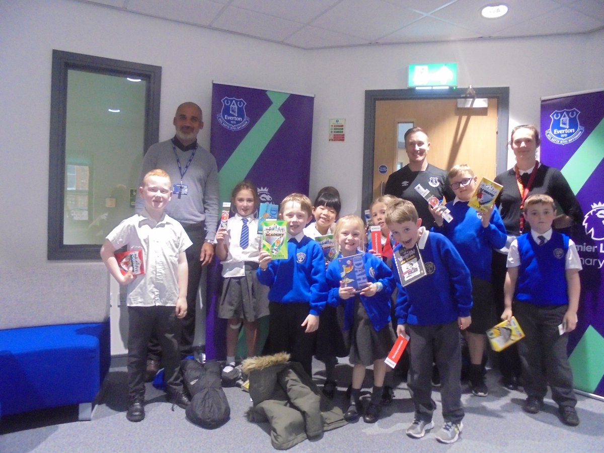 supportflomelly's tweet photo. #Flomelly children have engaged in many activities today, football has a great deal to offer, proud to #lovefootball @EITC @LFC #Prem https://t.co/ewNVfPByDo