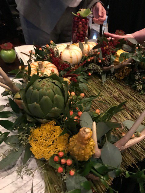 AHAMissouri's tweet photo. Last night Circle of Red kicked off their meetings w/ evening of fun & fellowship! Thx Flowerama, @Highland1989 & @HuschBlackwell #GoRedSGF https://t.co/3K2VUoHAJQ