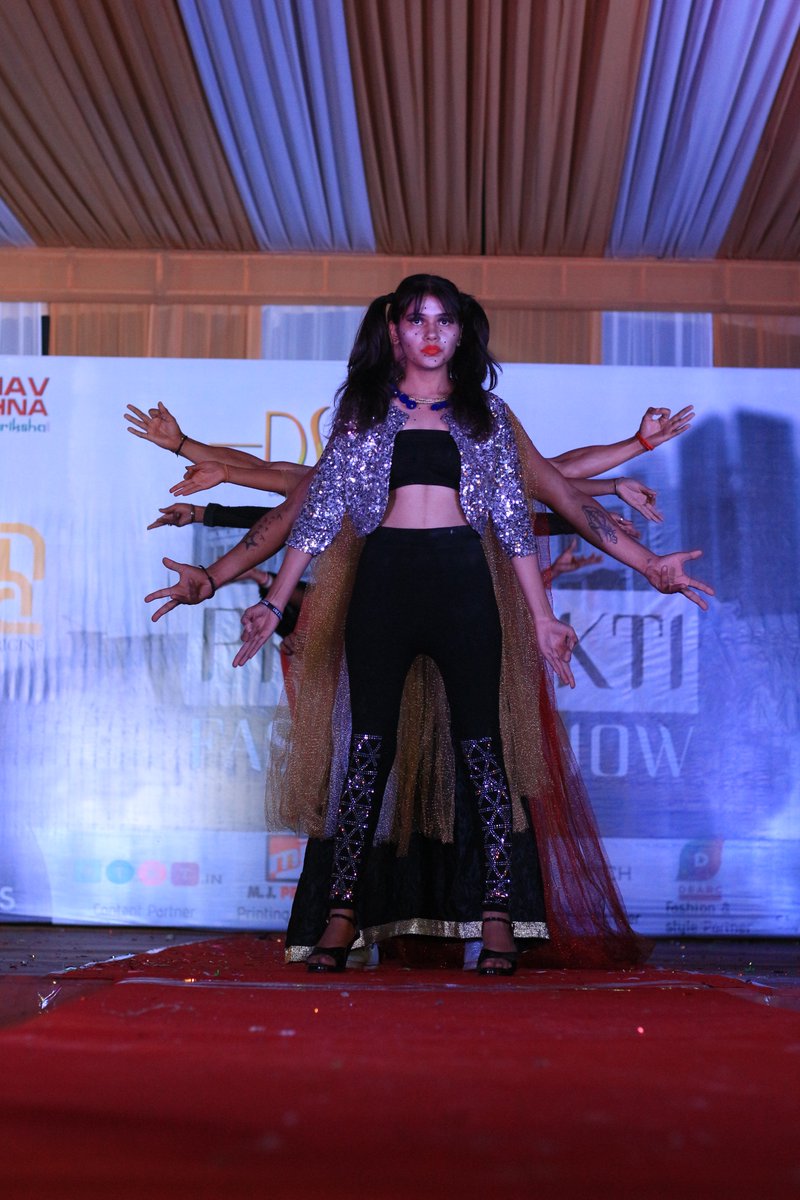 ResurrectionMR's tweet photo. Thanks to our fashion and style partner DEARC and DSDESIGNLABS in association with SwatiModo, PNAOrigine and Medusa. https://t.co/4ecEDJWMF1