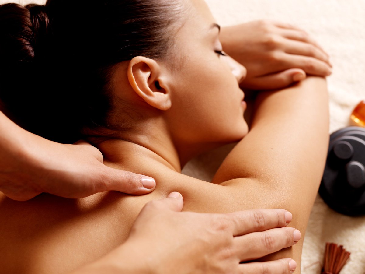 ElementsKenCary's tweet photo. As a non-invasive &amp; drug-free approach to wellness, massage relies on promoting the body’s natural ability to heal! https://t.co/lFWX0vzyZR https://t.co/eA4gRSec1W