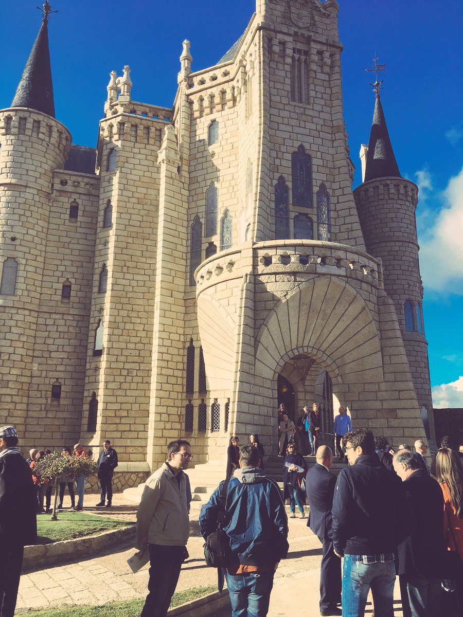 thesofya__'s tweet photo. Inaugural act of 3rd Gaudi World Congresses is happening right now at the Episcopal Castle of Gaudi in Astorga @GaudiBCN https://t.co/gVOf42jgg6