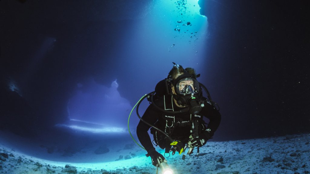 MyPacificQuest's tweet image. PADI interviews adventurer Ellis Emmett about sailing and diving the Pacific in 'Over the Horizon'.

Read it here: ow.ly/cGuz30fXVai