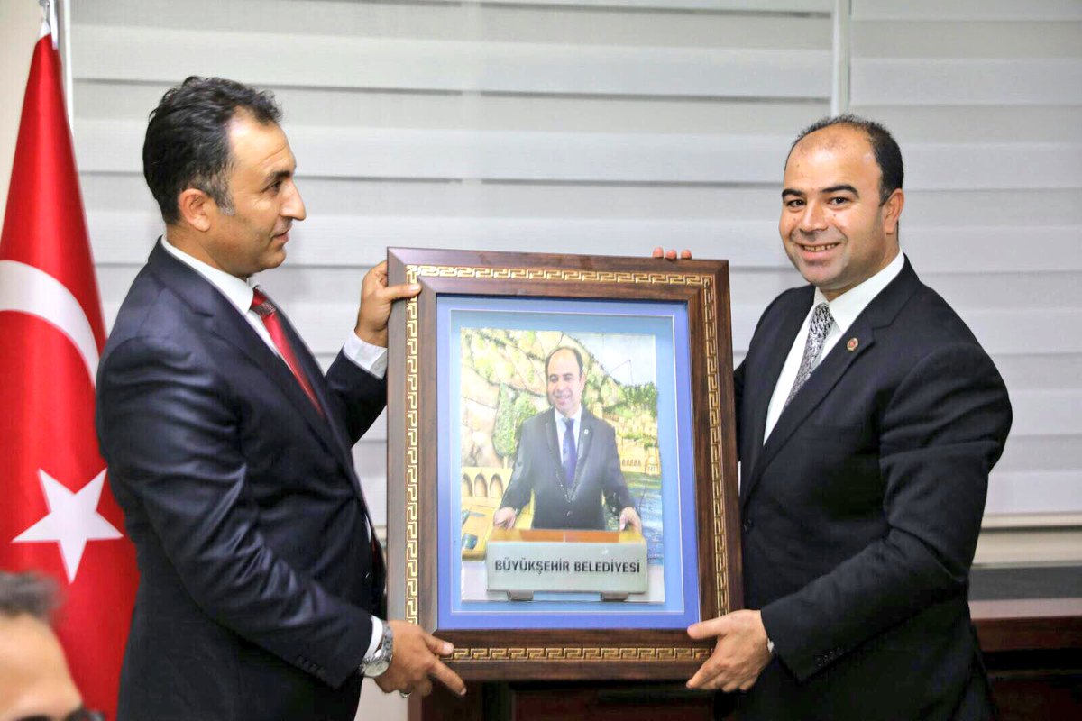 Birecik Bireyder STK'mız ve muhtarlarımızla bir araya geldik. İlçemizde sürdürülen çalışmalarımızı görüştük.Heyetimizin memnuniyeti bizleride mutlu etti.