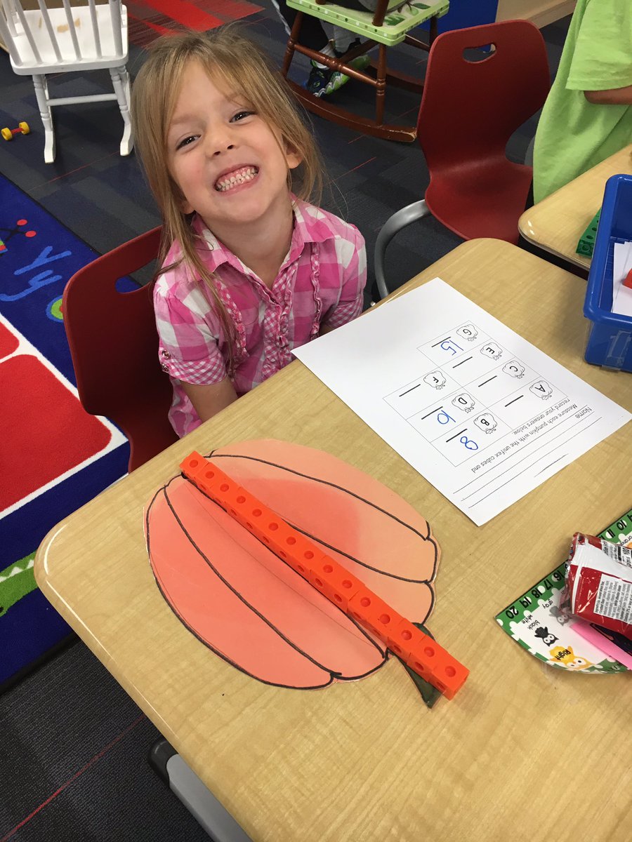 mrscogerk's tweet photo. Measuring pumpkins with cubes in math centers today! @els_eagles @K_2eagles https://t.co/ITsqvGUGwq