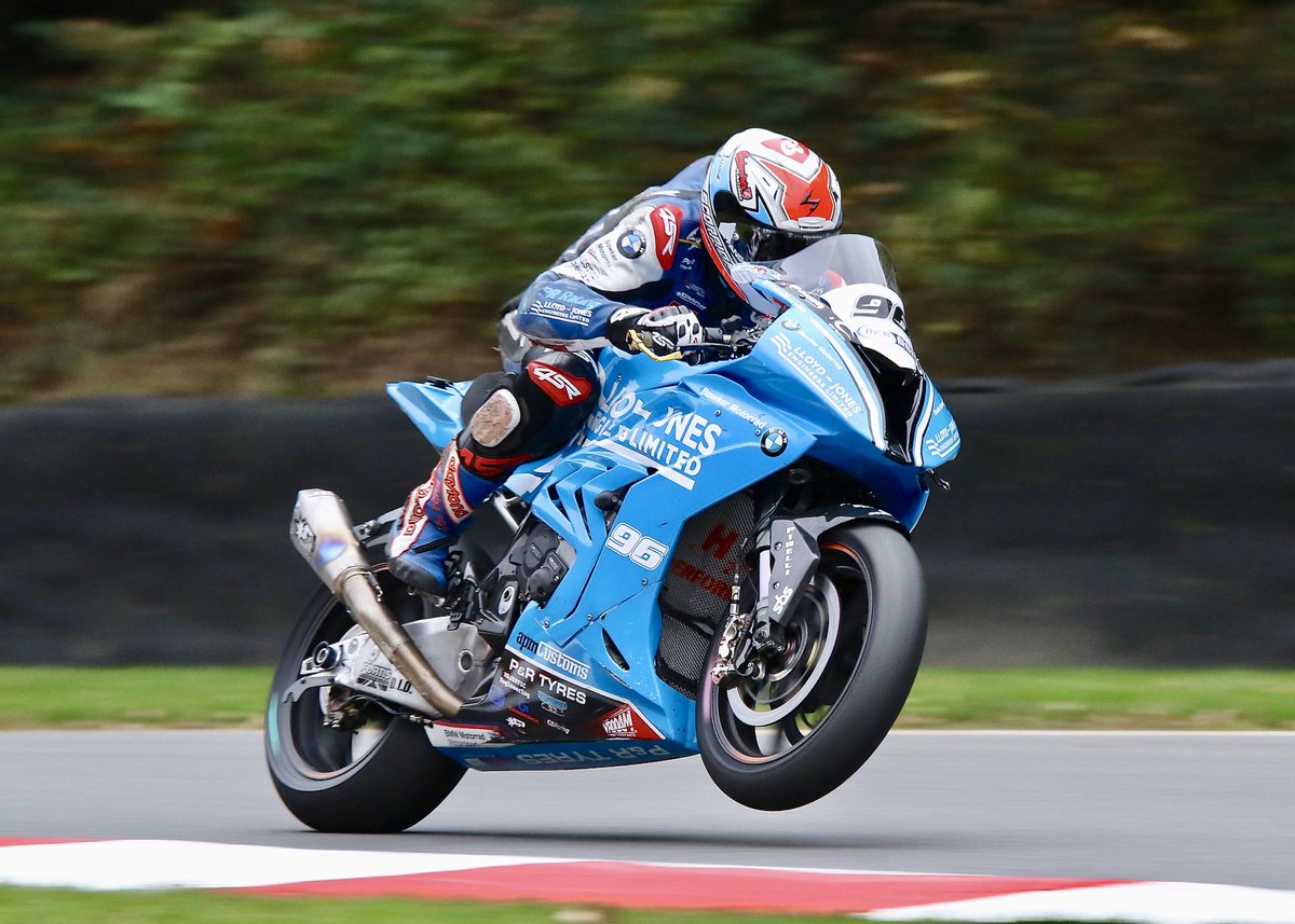 <a href="/OfficialBSB/">British Superbike Championship</a> going thru some photos of last weekends Brands event and found this , nice !! man and machine in harmony <a href="/KubaSmrz96/">Kuba Smrz</a>