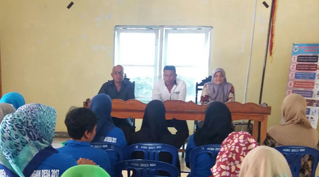 BPOMAmbon's tweet photo. Pelaksanaan Audit Desa ke 3 desa di Kecamatan Banda dalam rangka lomba desa Pangan Aman 2017, Desa Merdeka, desa Nusantara dan Desa Boiyauw https://t.co/k4Ca6ooqvS