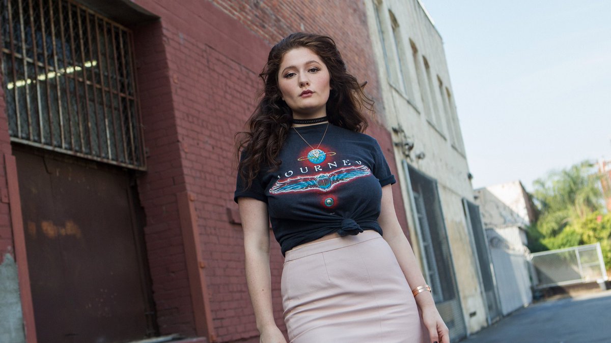 www.clichemag.com/entertainment-interview/emma-kenney-chats-season-8. pic.t...