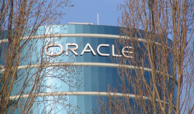 RyanBroganIM's tweet photo. Oracle patches 250 bugs, 3 of them high risk vulnerabilities #InfoSec via @ThreatPost https://t.co/YOGVrVO3em https://t.co/0BM125XyDg