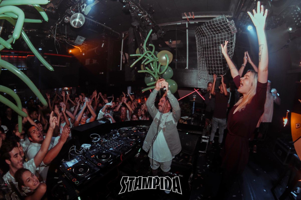 rubenthrax's tweet photo. Que levante las manos quien va a mover el culo este jueves en @stampidaclub @la3club 🙌🏻
LISTA GRATIS: https://t.co/eOwZUg89rv https://t.co/KPc6oCaZ2Q