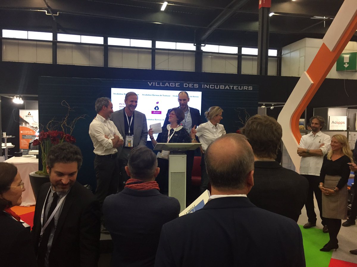 JUREMjuristes's tweet photo. La #CNA2017 c parti! On commence par la conférence de presse des incubateurs des Barreaux de Paris Marseille Lyon Toulouse Bordeaux &amp; Rennes https://t.co/Z5XlAumUkQ