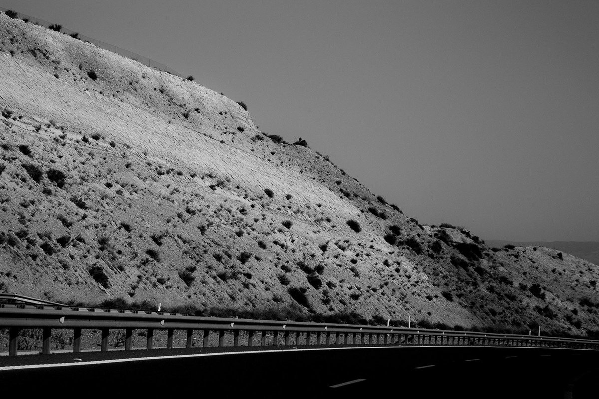 zartbox's tweet photo. #photographer #blackandwhitephotography #blackandwhite #ontheroad #whileidrive #andalucia #desertroute https://t.co/kgGh3450Tf
