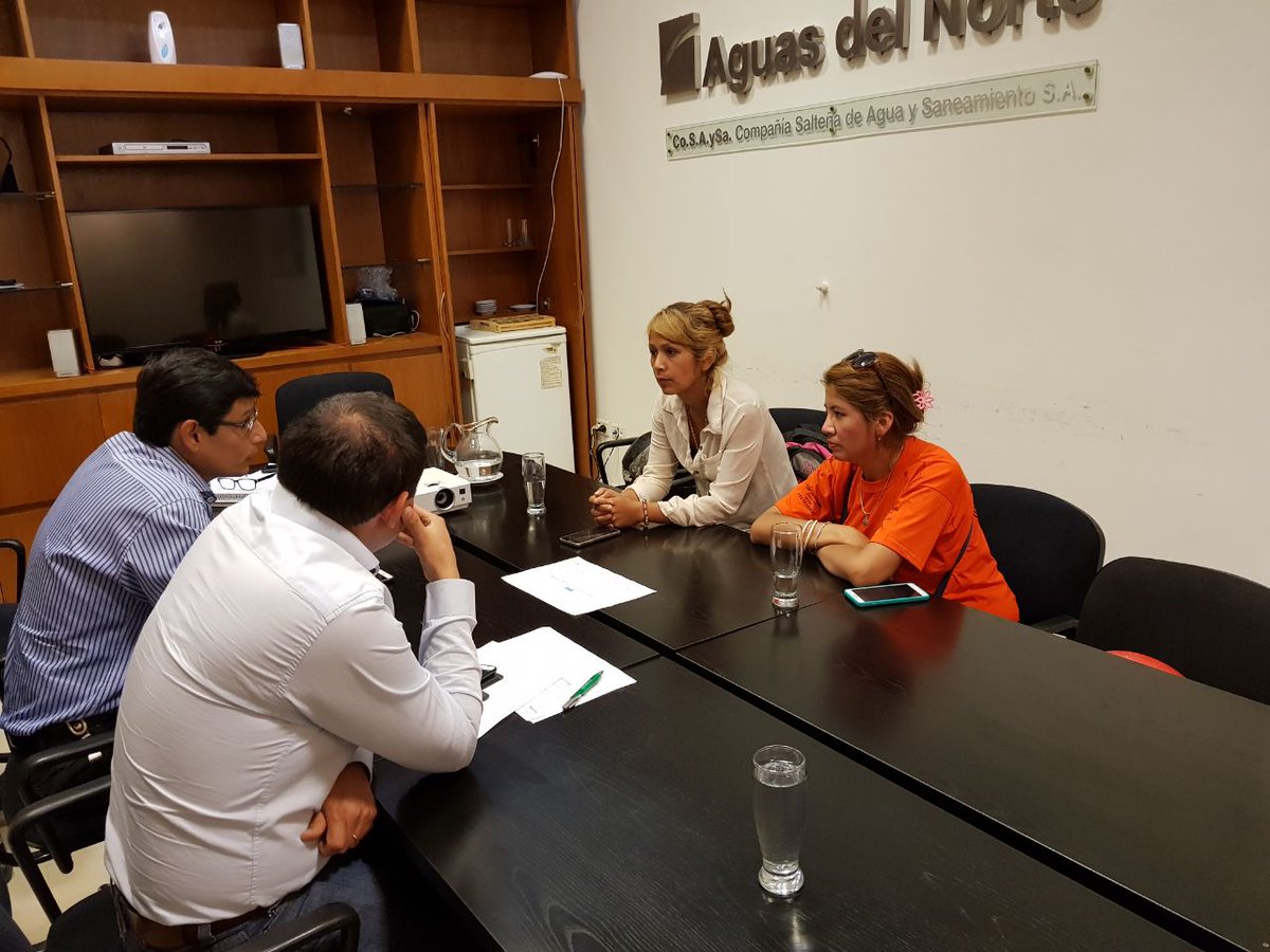 AguasdelNorteok's tweet photo. Recibimos a referentes vecinales de Los Olivos, Villa Asunción y Costa Azul para dialogar sobre el servicio y obras de agua para la zona. https://t.co/o1DzFL5dgH