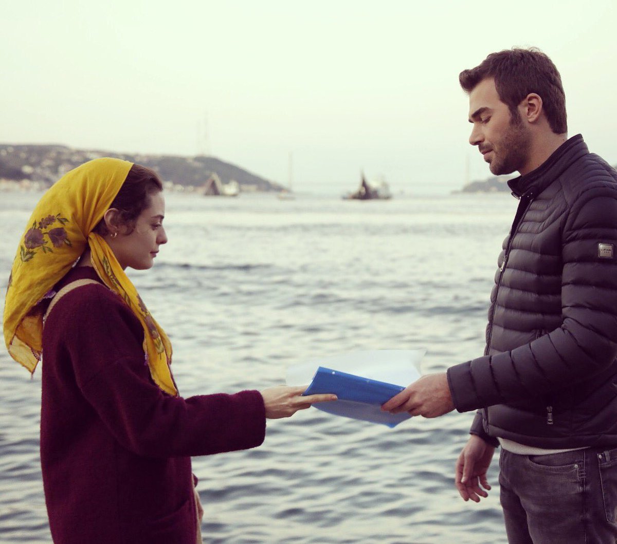 Bu akşam #SevenNeYapmaz için #AşkınSınavı var . Etikete yorumlarınızı bekliyoruz . #mfyapım