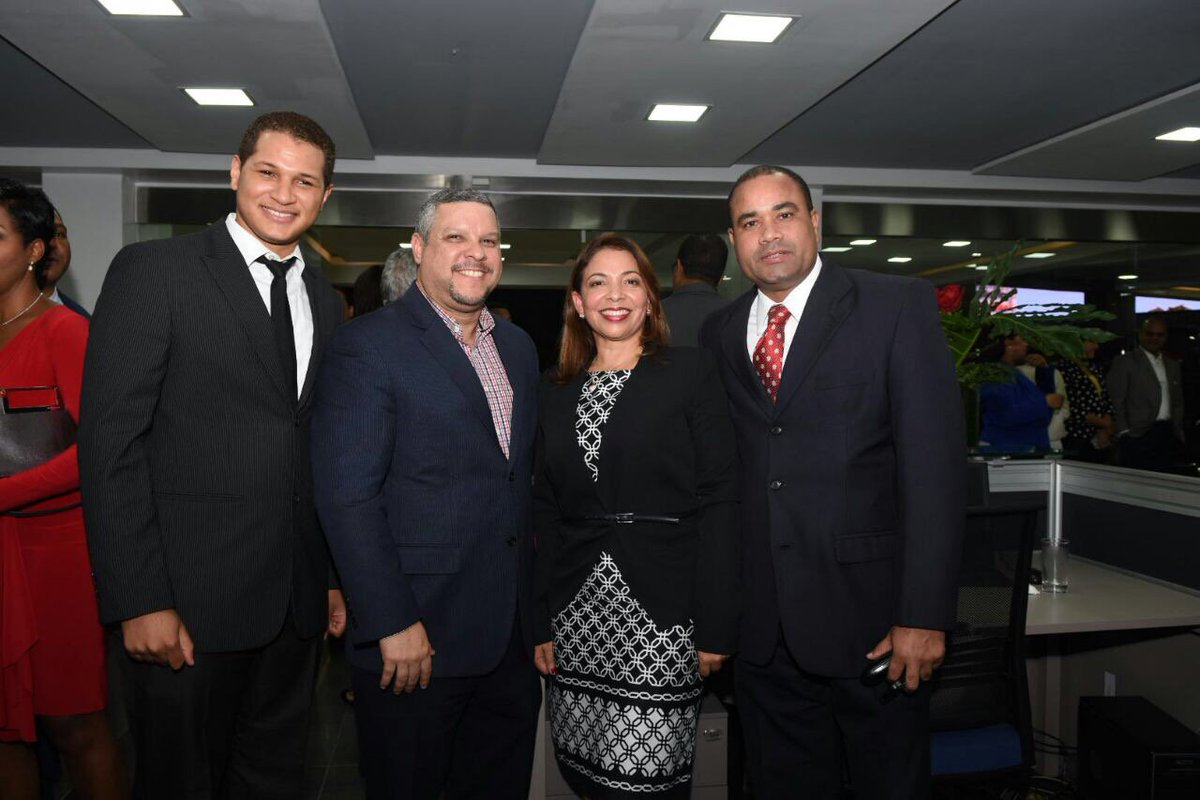 BanreservasRD's tweet photo. Se acerca la fecha de nuestra #ExpoMóvilBR y las puertas de #CesarMotors están abiertas para que cumplas el sueño de cambiar tu carro. https://t.co/9dOzGryf77