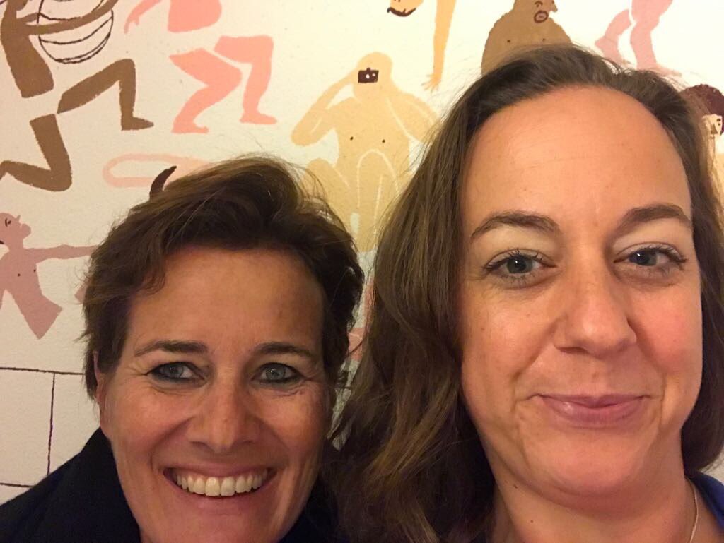 NadineStutz's tweet photo. Ein perfekter Workshop mit @Seraina13 @hslu - wir fühlten uns nur es bitzeli beobachtet... 🙈 #perfectteam #digitalenabling #gearupyourbrain https://t.co/WdUBzJctPM