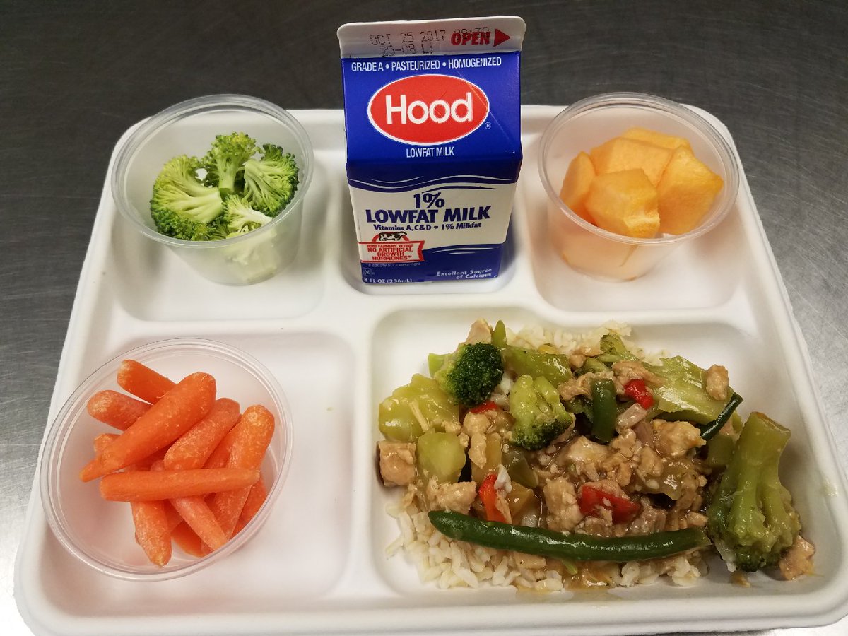 SchoolFood_GPS's tweet photo. Chef Sam from @projectbread 's #ChefsInSchools has helped w/ some DELICIOUS recipes. This teriyaki chicken &amp; veg rice has been a favorite! https://t.co/O0NJNzLhm6