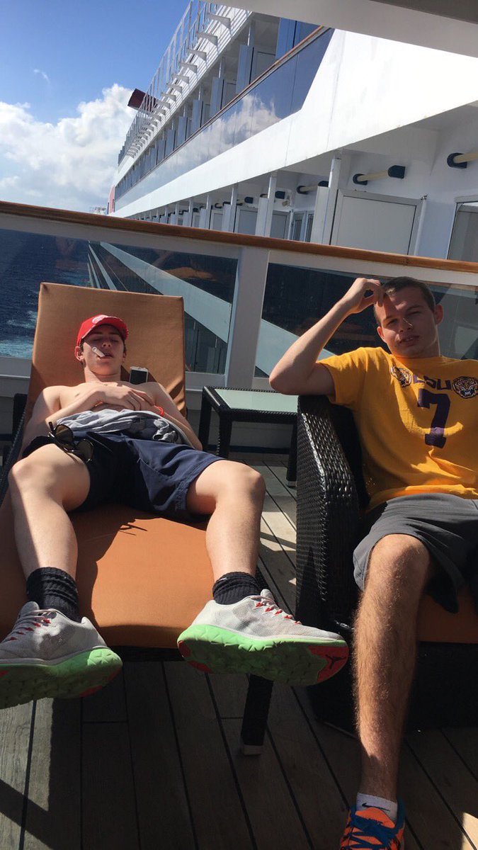 wentzel_tyler's tweet photo. Happy Birthday to my brother @andreworow35 A1 since day 1 my mans a lot of memories💯 #Wayside #Family #RealestFriend #TheOffice https://t.co/5t5TxZ3jWr