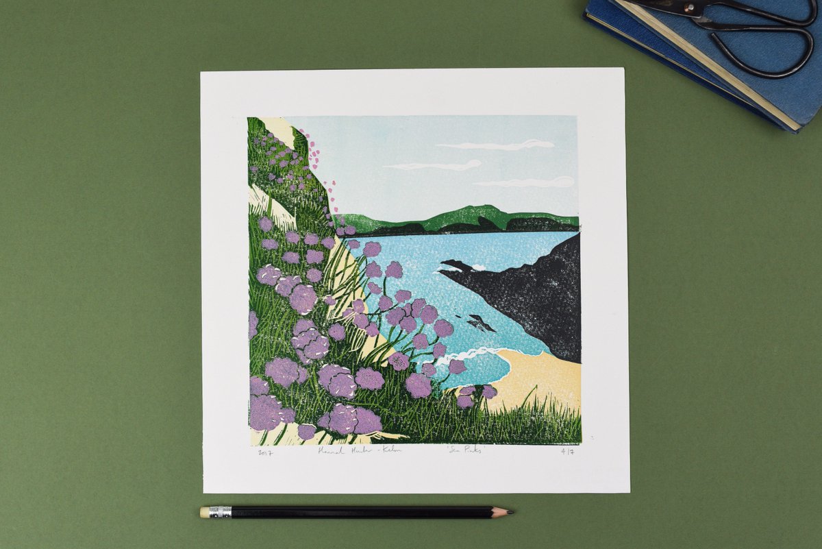 LeedsPrintFair's tweet photo. The natural world has always been an inspiration for Hannah. Look out for her latest work – a large scale linocut of seashells – at the Fair @hbhunterkelm https://t.co/iSEPmkT1hk