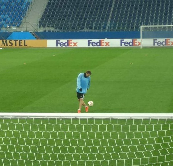 fczenit_nordic's tweet photo. Bendtner er her! // Bendtner is here!
#BendtnerWatch #ZenitRosenborg #tekkers https://t.co/CzessT0zDd