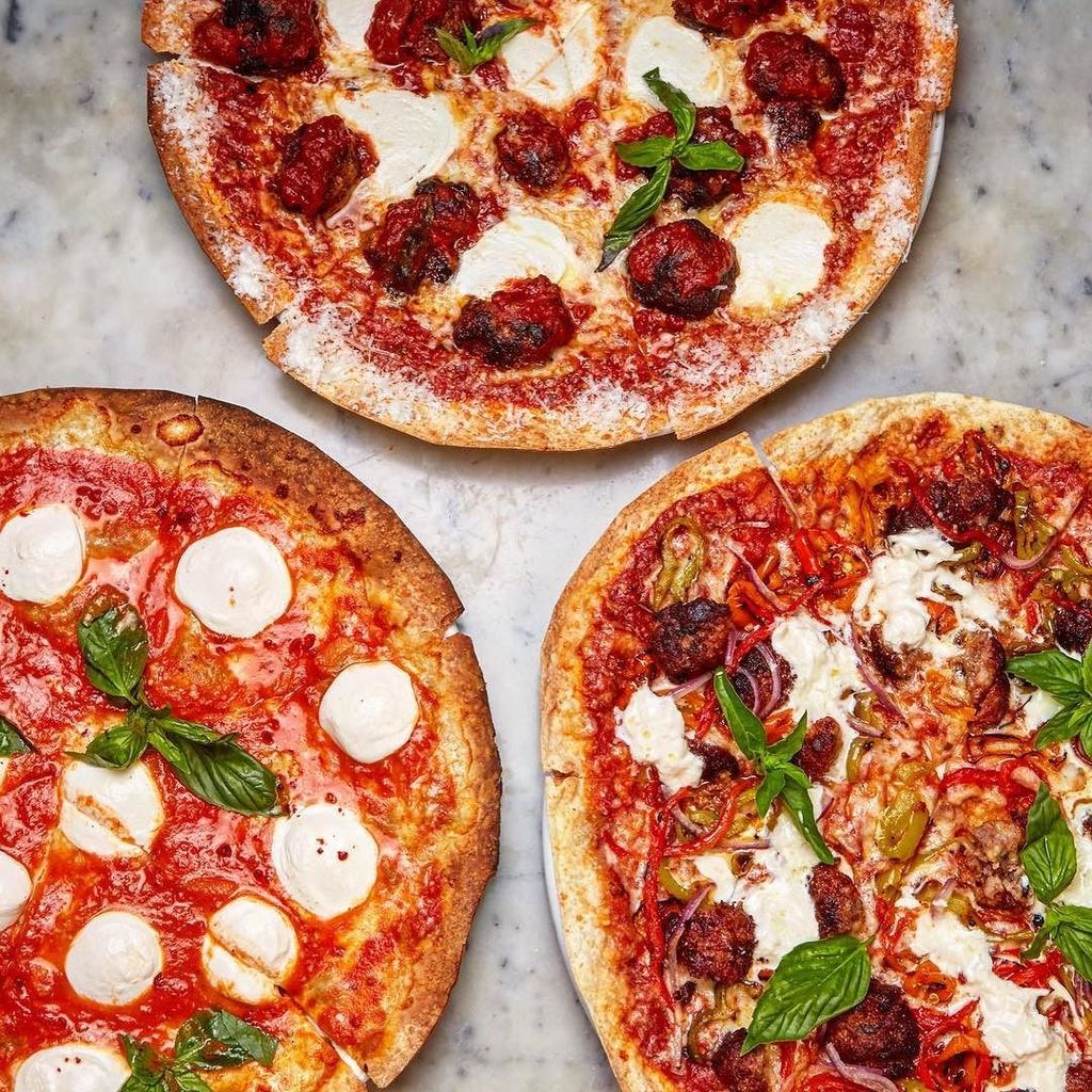 Stop by <a href="/Bond45NYC/">Bond 45 NYC</a> for the best tasting pizza in #NYC🍕 📷: <a href="/lizclayman/">liz clayman photo</a> #TimesSquare #NYC #Broadway #HotelEdison #NYCeats #yummy