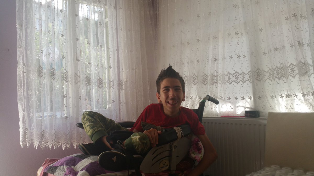 fitnatmurat's tweet photo. Mutlulk hayatta deil hayata bakış acindadir ben vazgecmyom yaşamdan Size noluyo yurumuyom diye yasamayimi yasa yaşat ruhun yaşasın bedeninle https://t.co/pUojXHRFEg